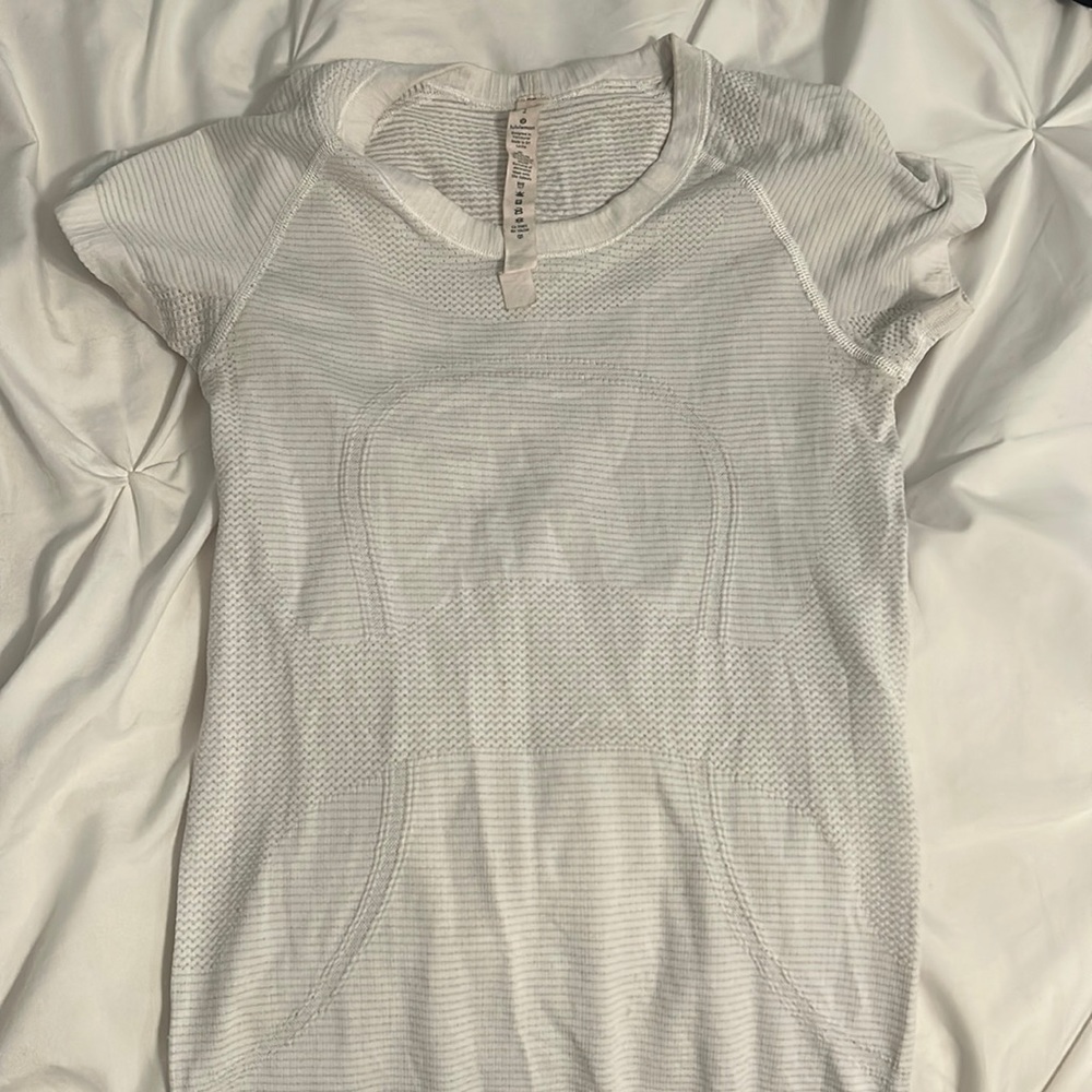 White Lululemon swiftly tech size 2